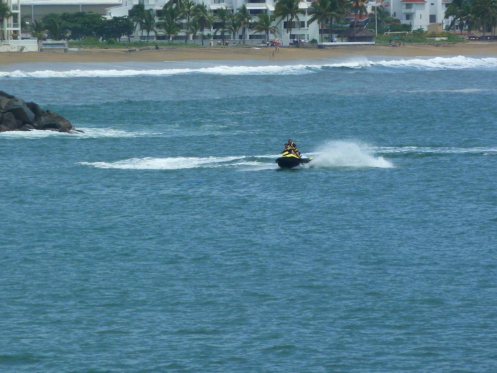 Dolphin Cove Inn Manzanillo Exterior photo