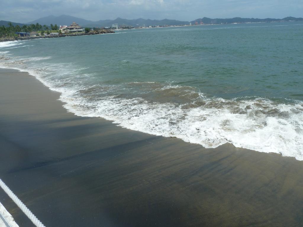 Dolphin Cove Inn Manzanillo Exterior photo