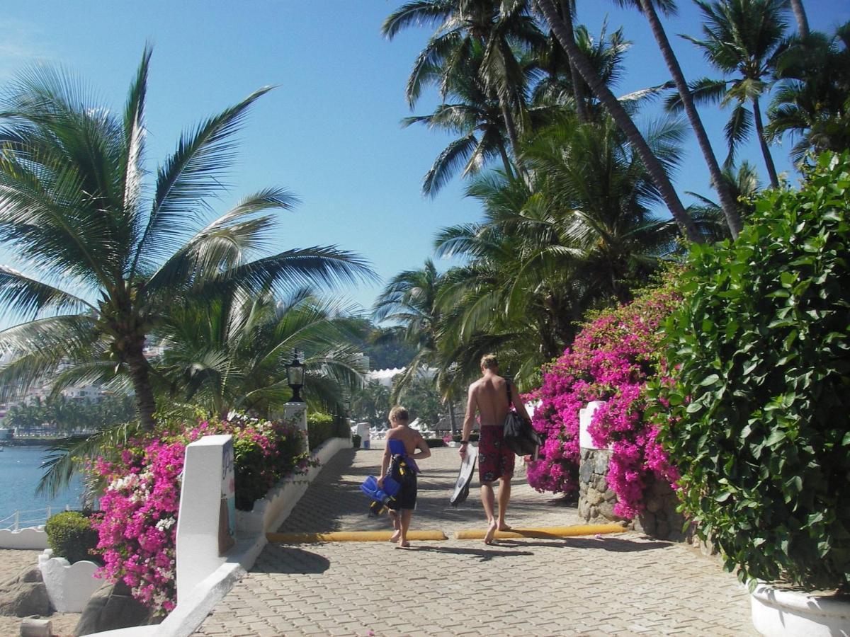 Dolphin Cove Inn Manzanillo Exterior photo